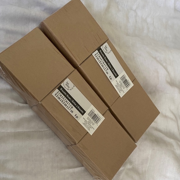 Brown Cardboard Box - Picture 2 of 4